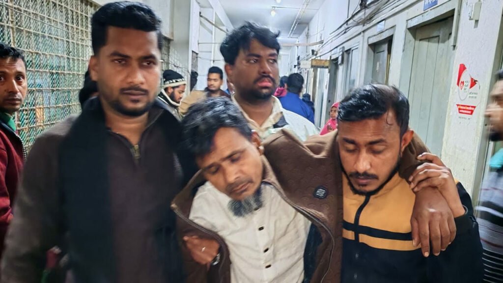 লক্ষ্মীপুরে নির্বাচনী প্রচার ঘিরে বিএনপি-জামায়াত সংঘর্ষ, আহত ১০