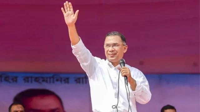 স্মৃতি আর সম্পর্কের টানে ভোট প্রার্থনা, মিরপুরের রাজপথে তারেক রহমানের আবেগঘন প্রচার