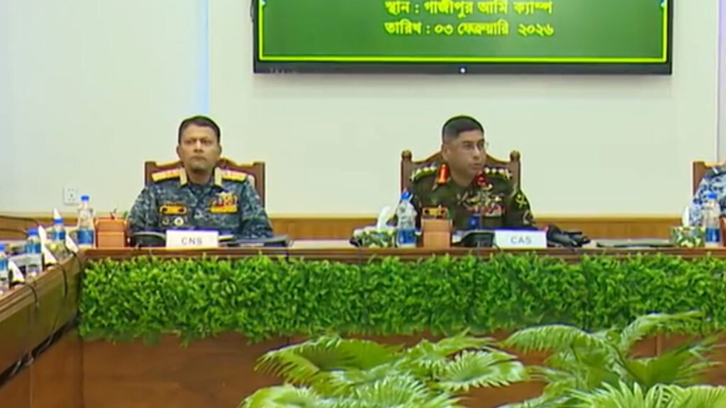 ‘নির্বাচন না হওয়ার কোনো সুযোগ নেই’, গাজীপুরে তিন বাহিনী প্রধানের হুঁশিয়ারি