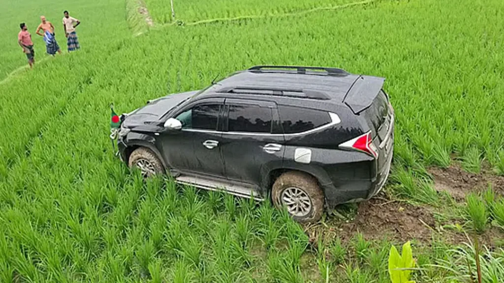 বগুড়ায় প্রতিমন্ত্রীর গাড়ির ধাক্কায় বধির বৃদ্ধার মর্মান্তিক মৃত্যু